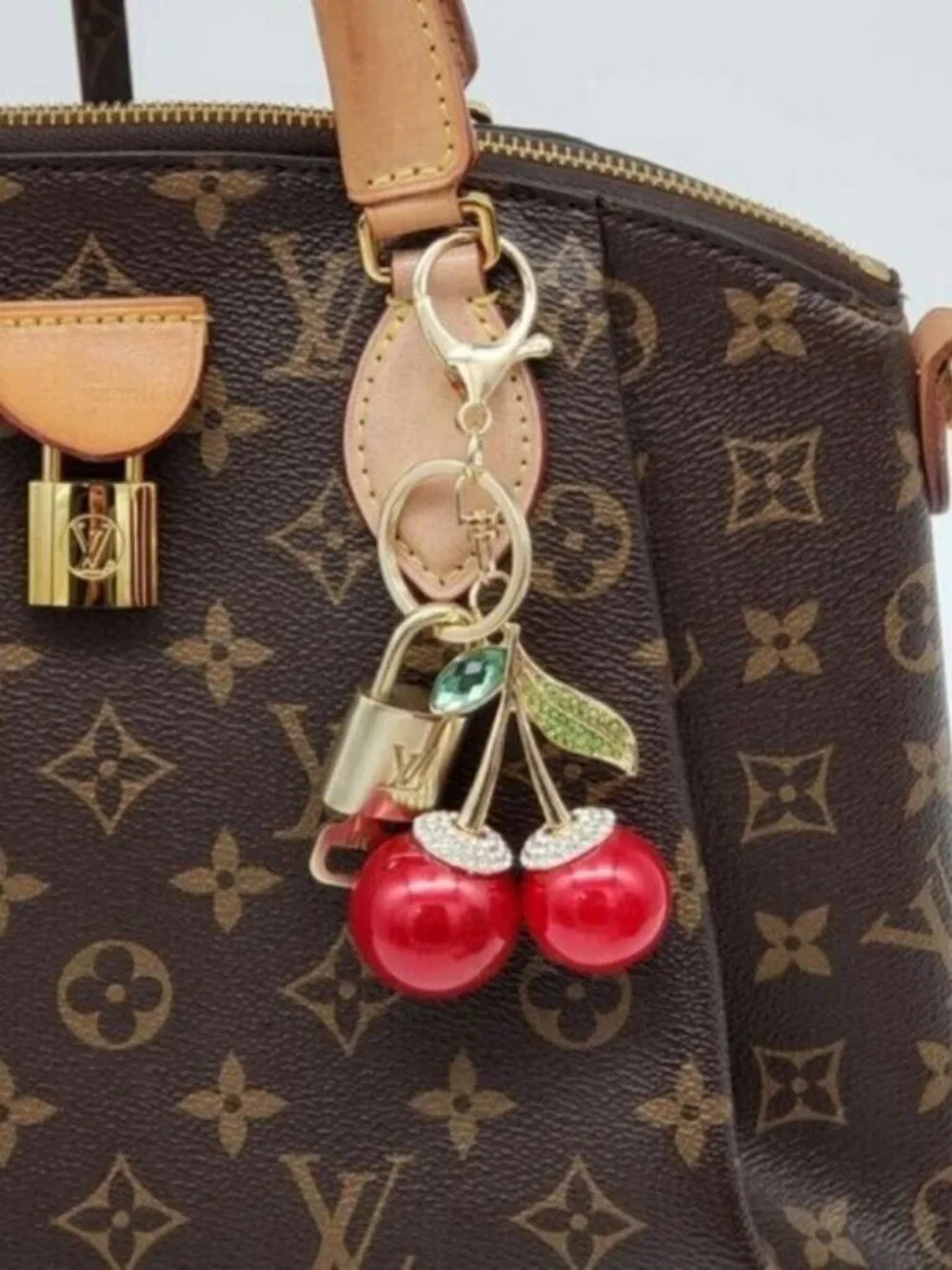 LV Authentic Gold Padlock 🔒 Key Set w/ Unbranded Apple Keychain Charm